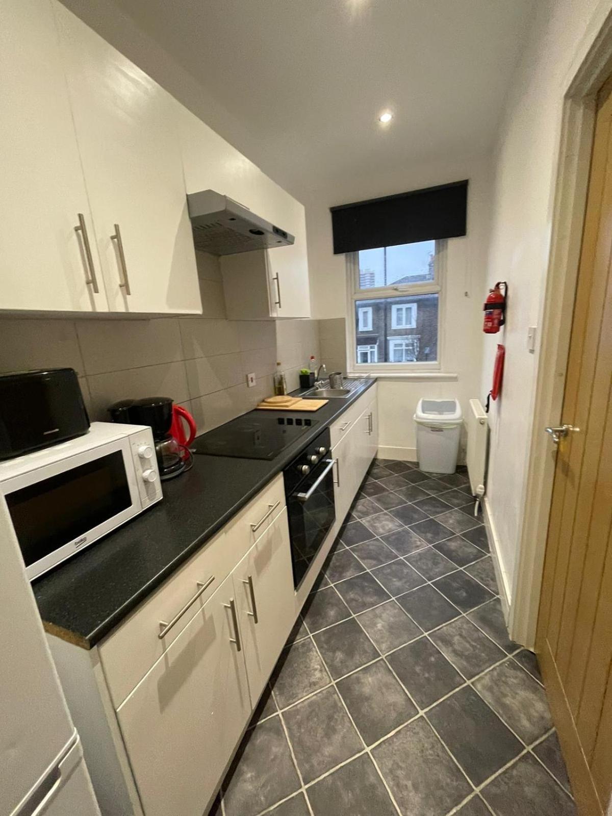 Cozy En-Suite Near Stratford London Exterior photo